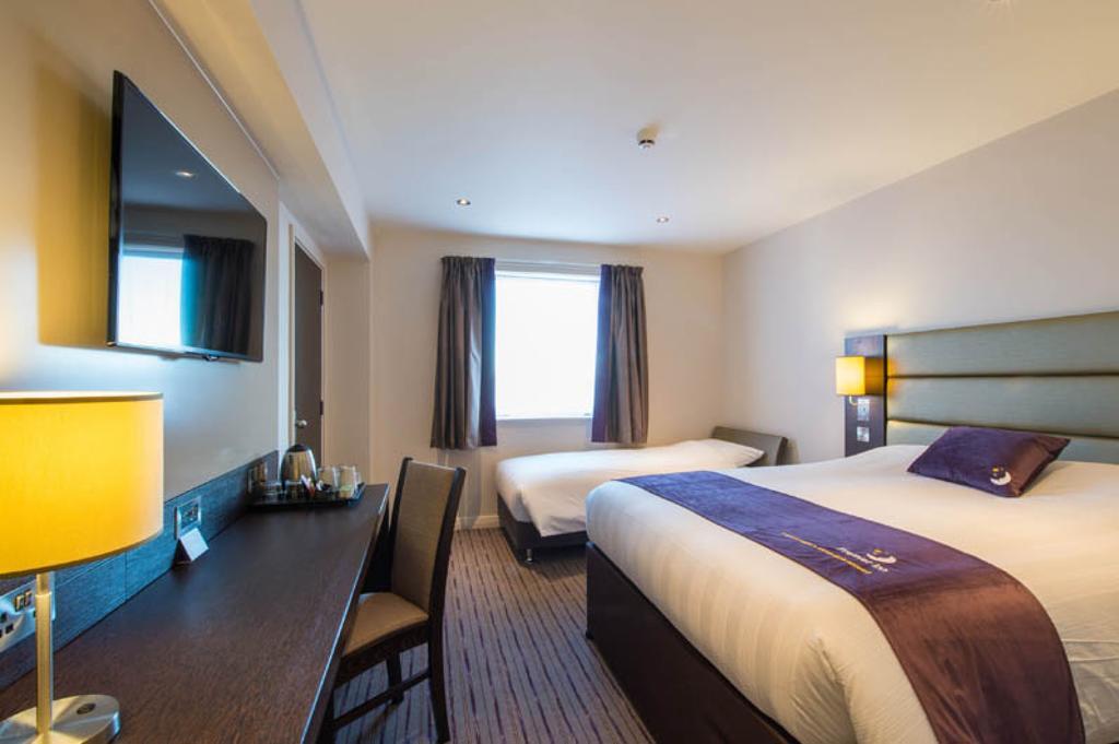 Premier Inn Epsom South Δωμάτιο φωτογραφία