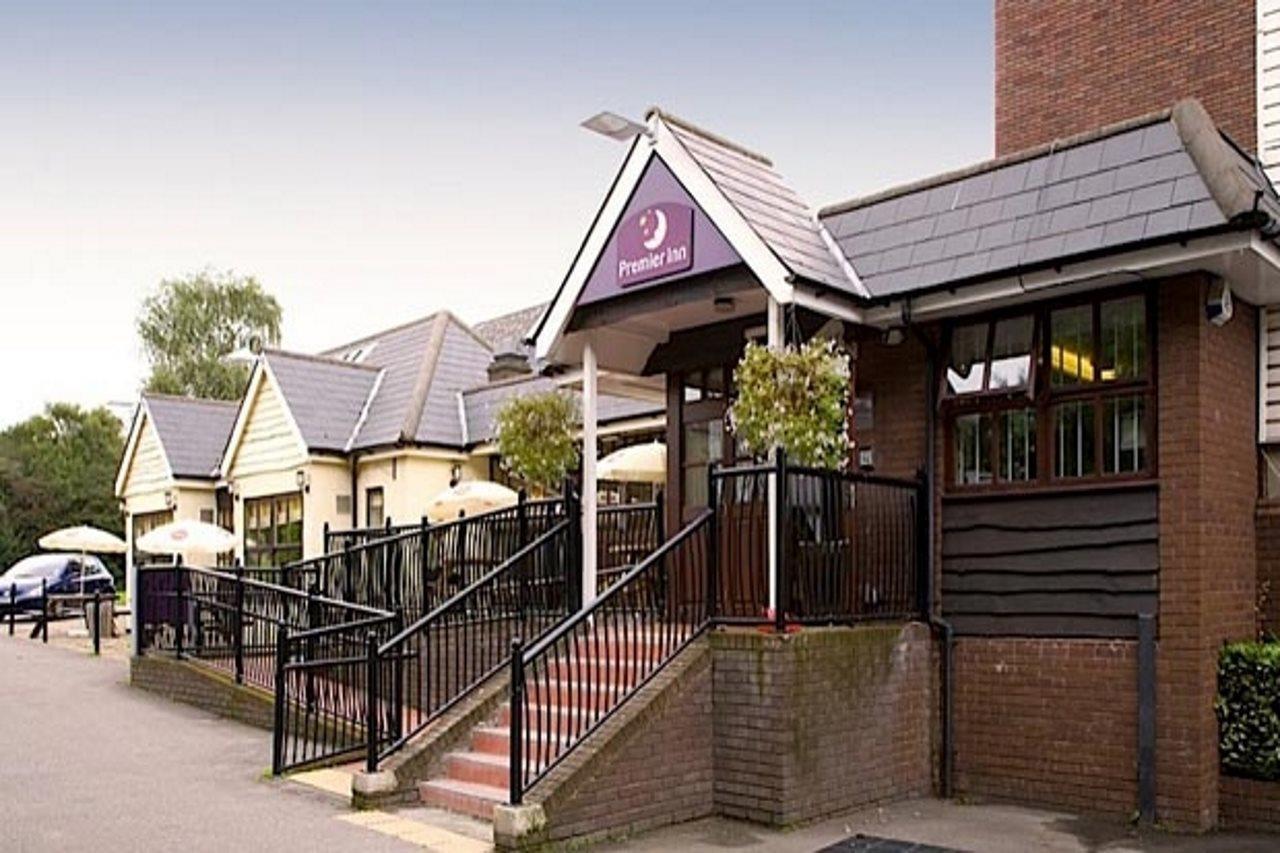 Premier Inn Epsom South Εξωτερικό φωτογραφία
